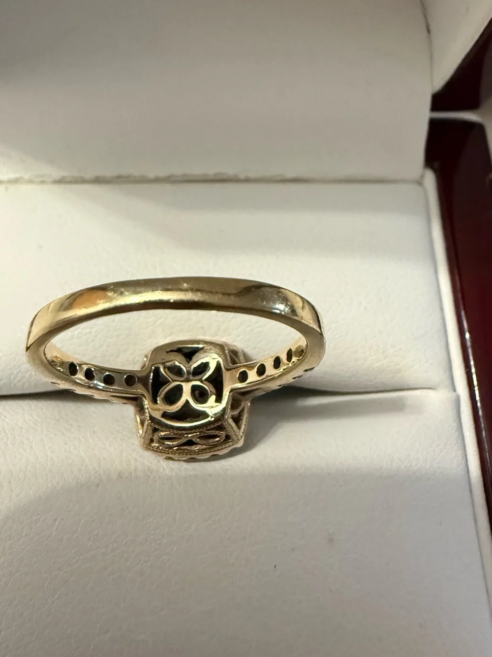 Ladies Halo Diamond Engagement Ring